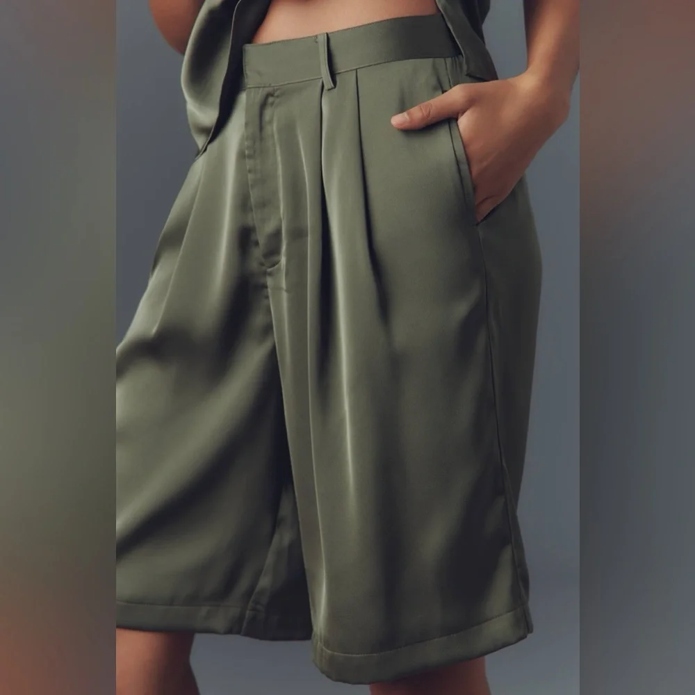 NWOT Anthropologie‎ bishop + young olive green Silky Bermuda Shorts